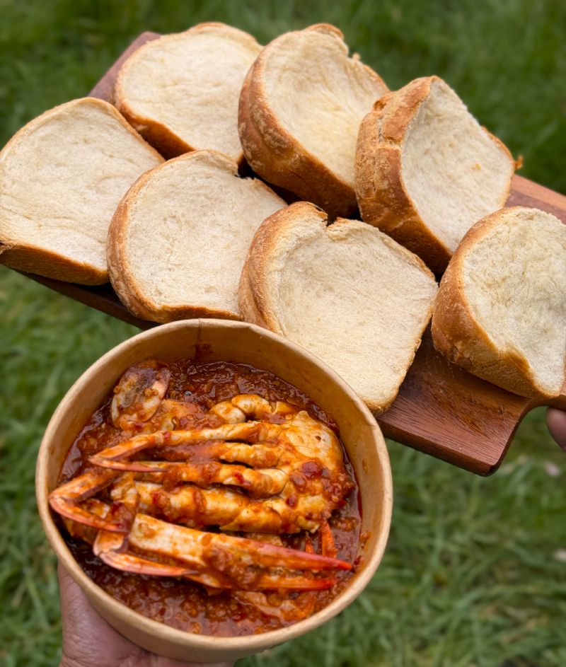 Authentic Sri Lankan roast paan served with spicy chilli crab for event catering.